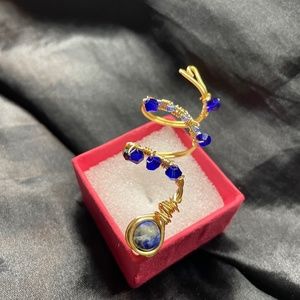 Double wrapped spiral ring with Stone